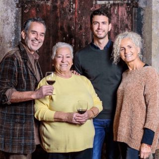 Rodina, to je základ úspěchu celého vinařství.💕 #bocelli1831 #wine #tuscany #vinobocelli #vino #redwine #whitewine...